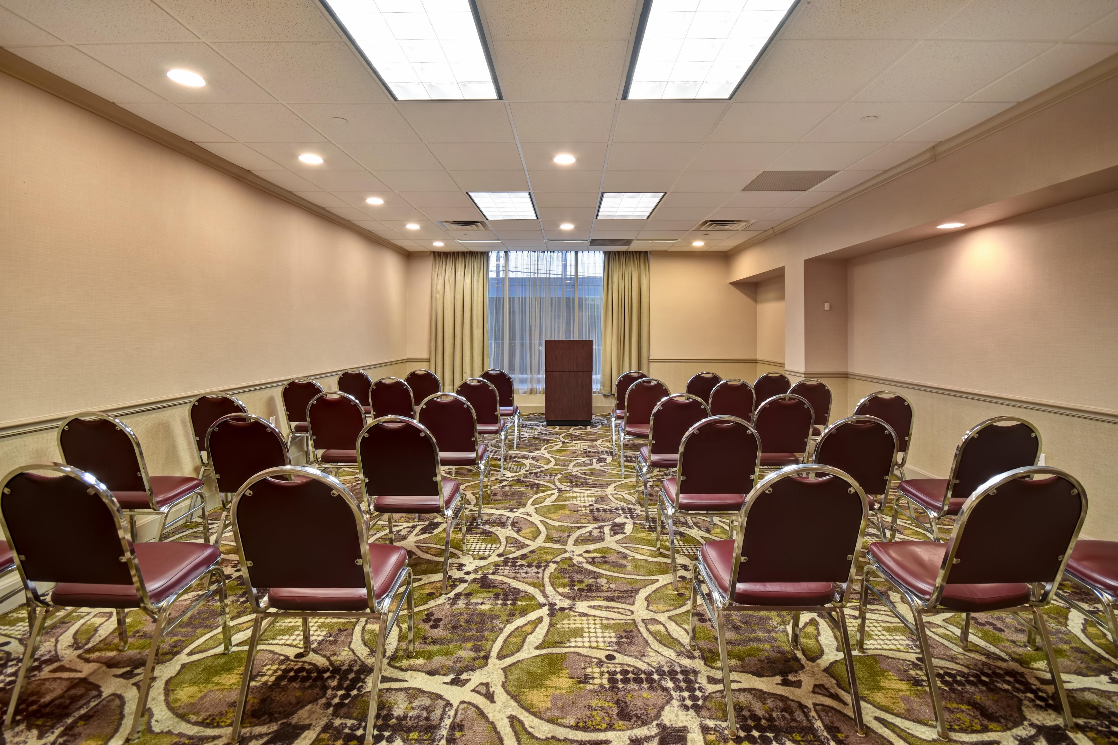 Cincinnati-riverfront By Ihg Hotel 3*