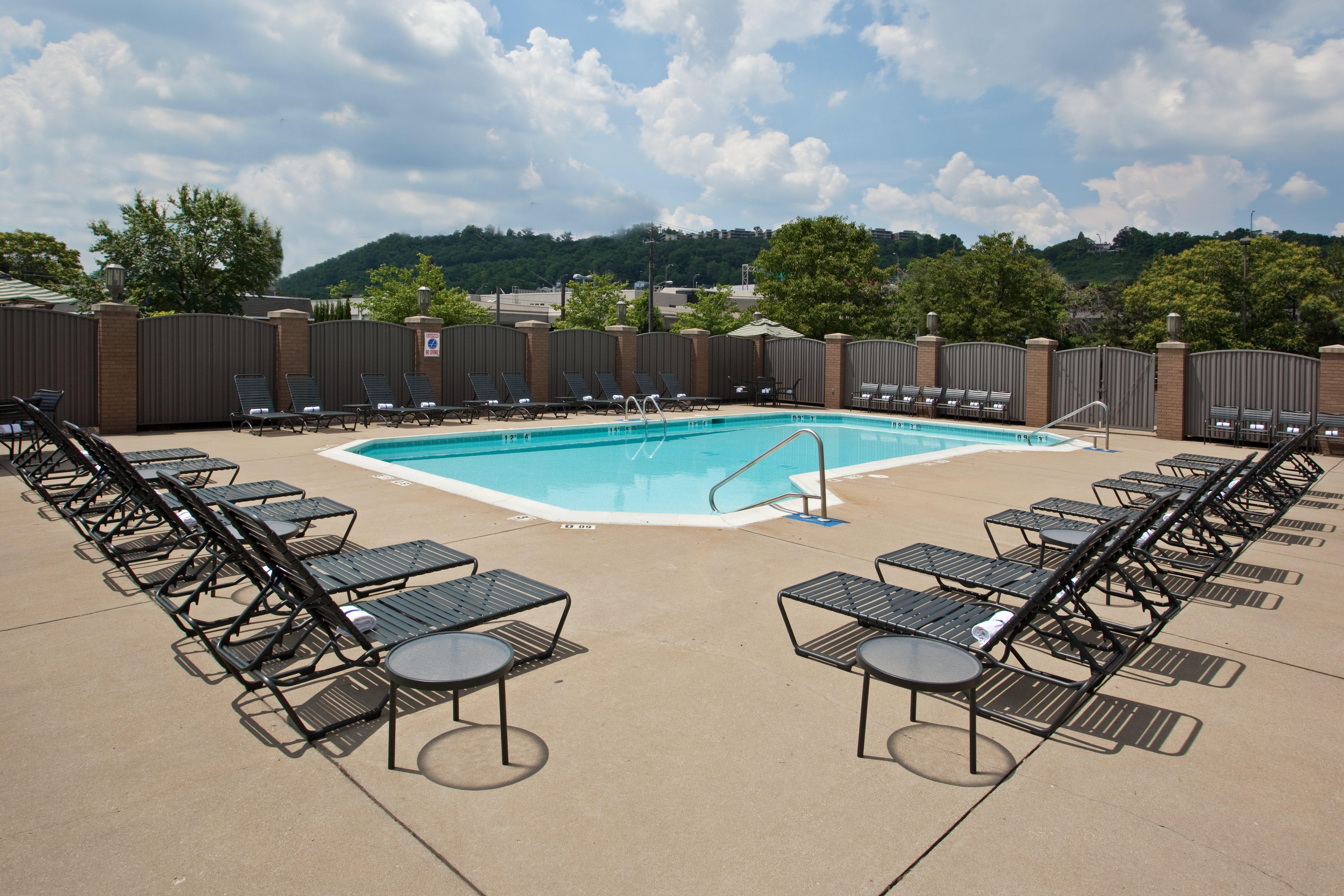 Cincinnati-riverfront By Ihg