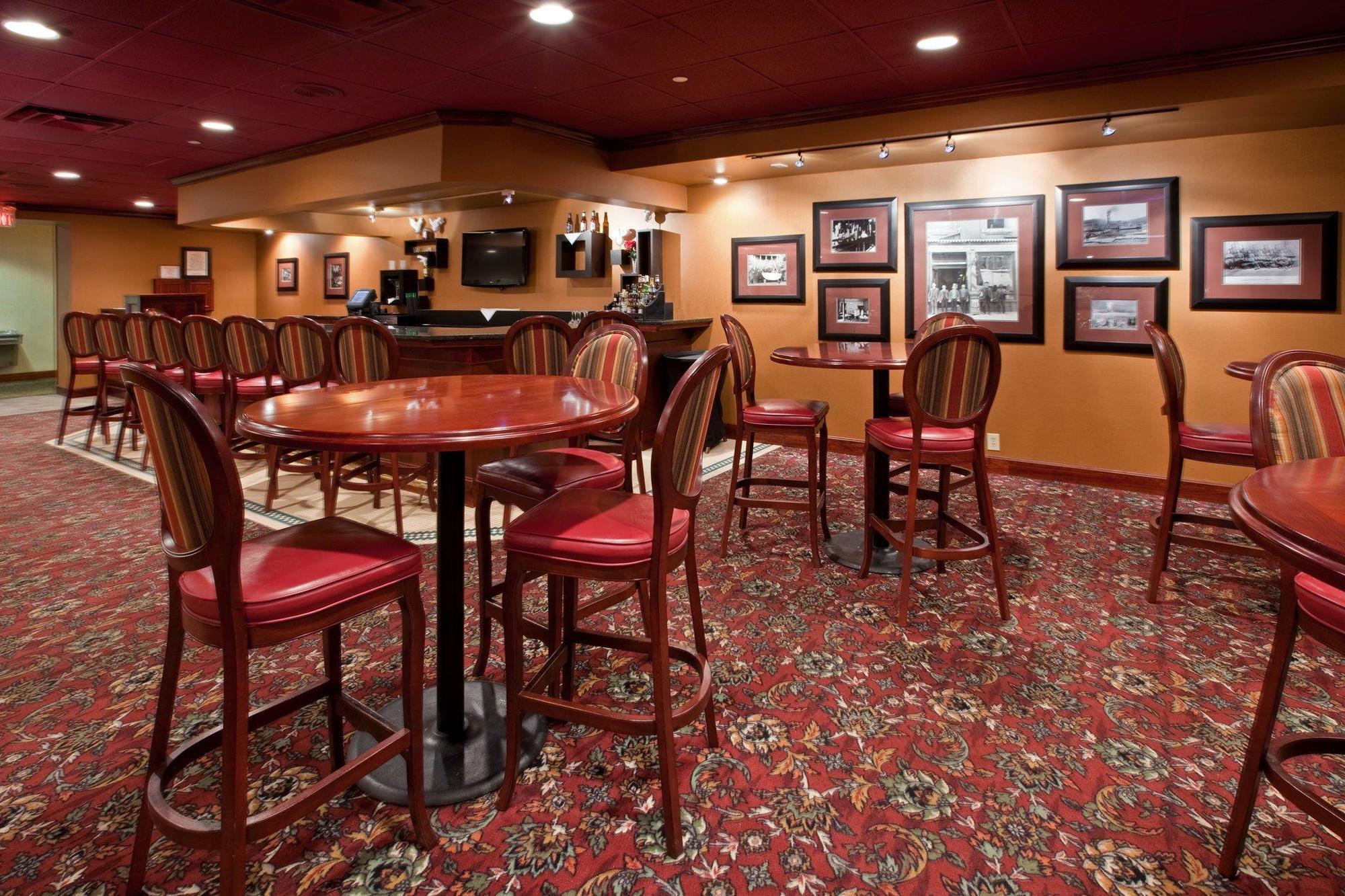 Hotel Cincinnati-riverfront By Ihg Covington
