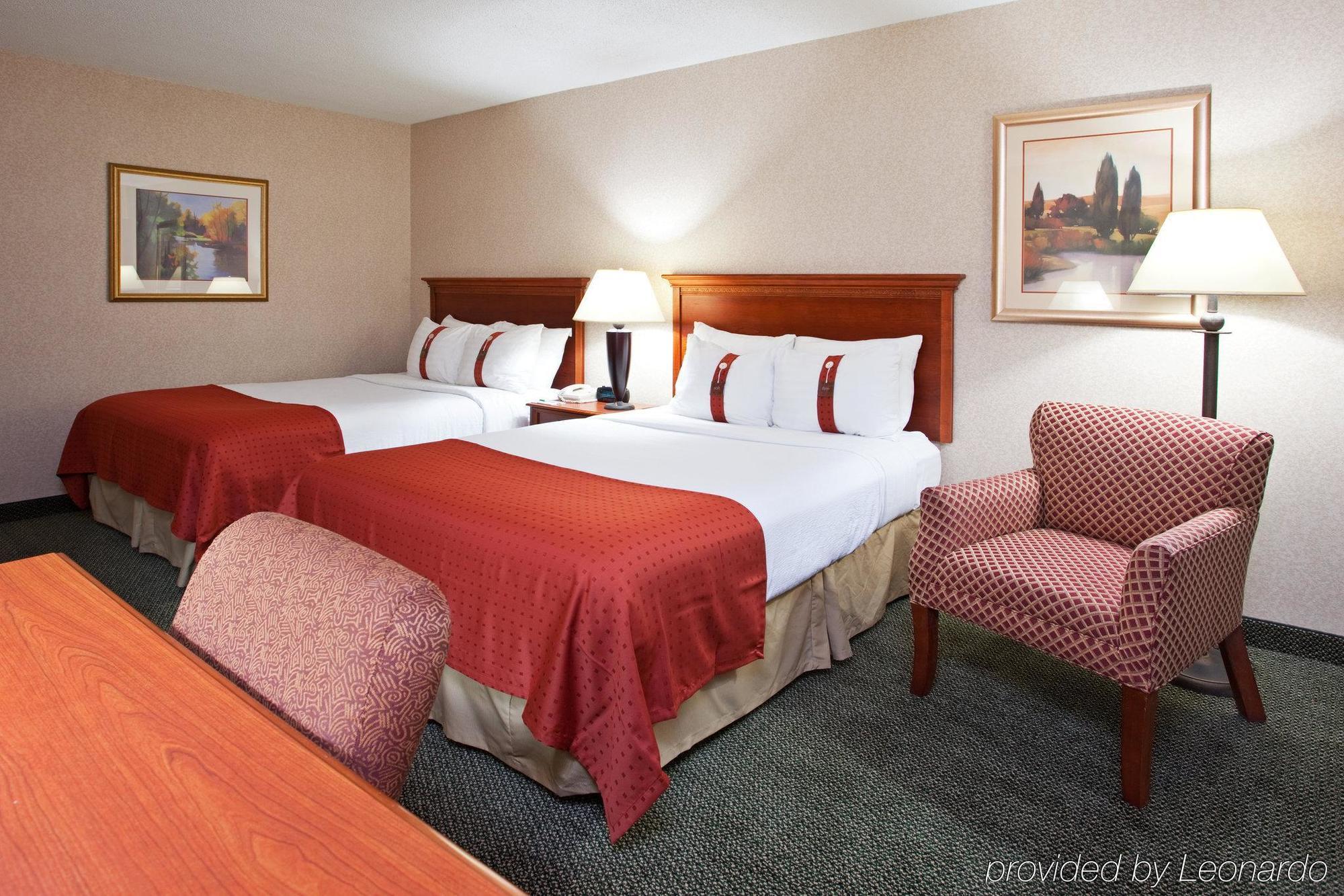 Hotel Cincinnati-riverfront By Ihg