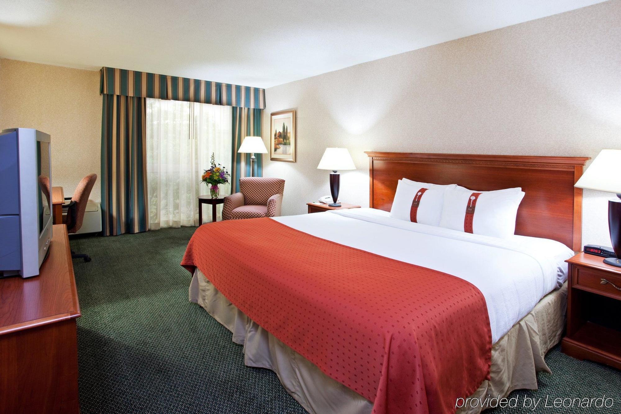 Cincinnati-riverfront By Ihg Hotel 3*